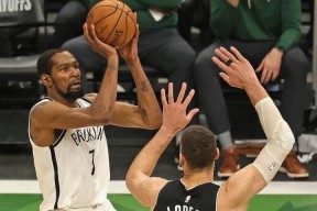 欧冠国际比赛日走向成谜，密尔沃基雄鹿主帅复盘，管理层满意，资深球员宣示担当的简单介绍-爱游戏官方网站